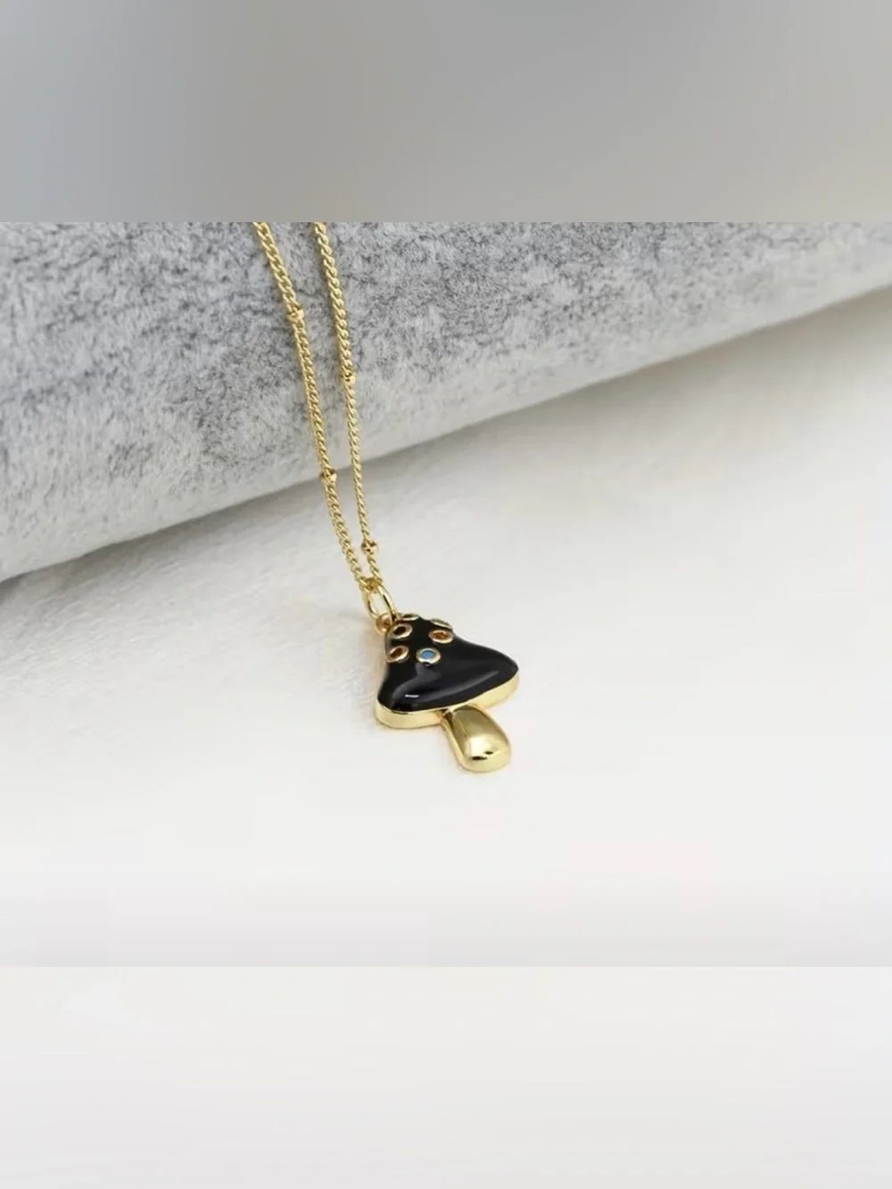 Black Mushroom Pendant NecklaceA2177
